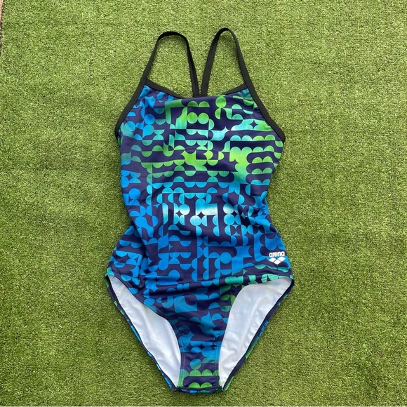 Arena Size 38 Women’s Challenge Back Preowned gently used swim meet pool summer - Picture 1 of 5